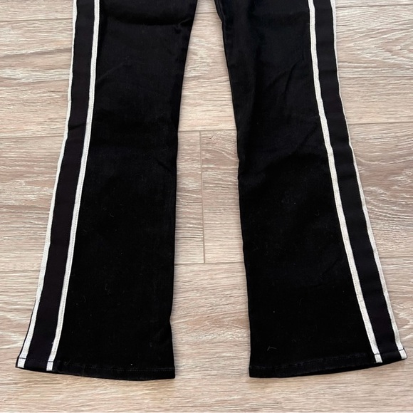 Veronica Beard Carolyn Black Tuxedo Stripe
Black Jeans - Picture 5 of 11